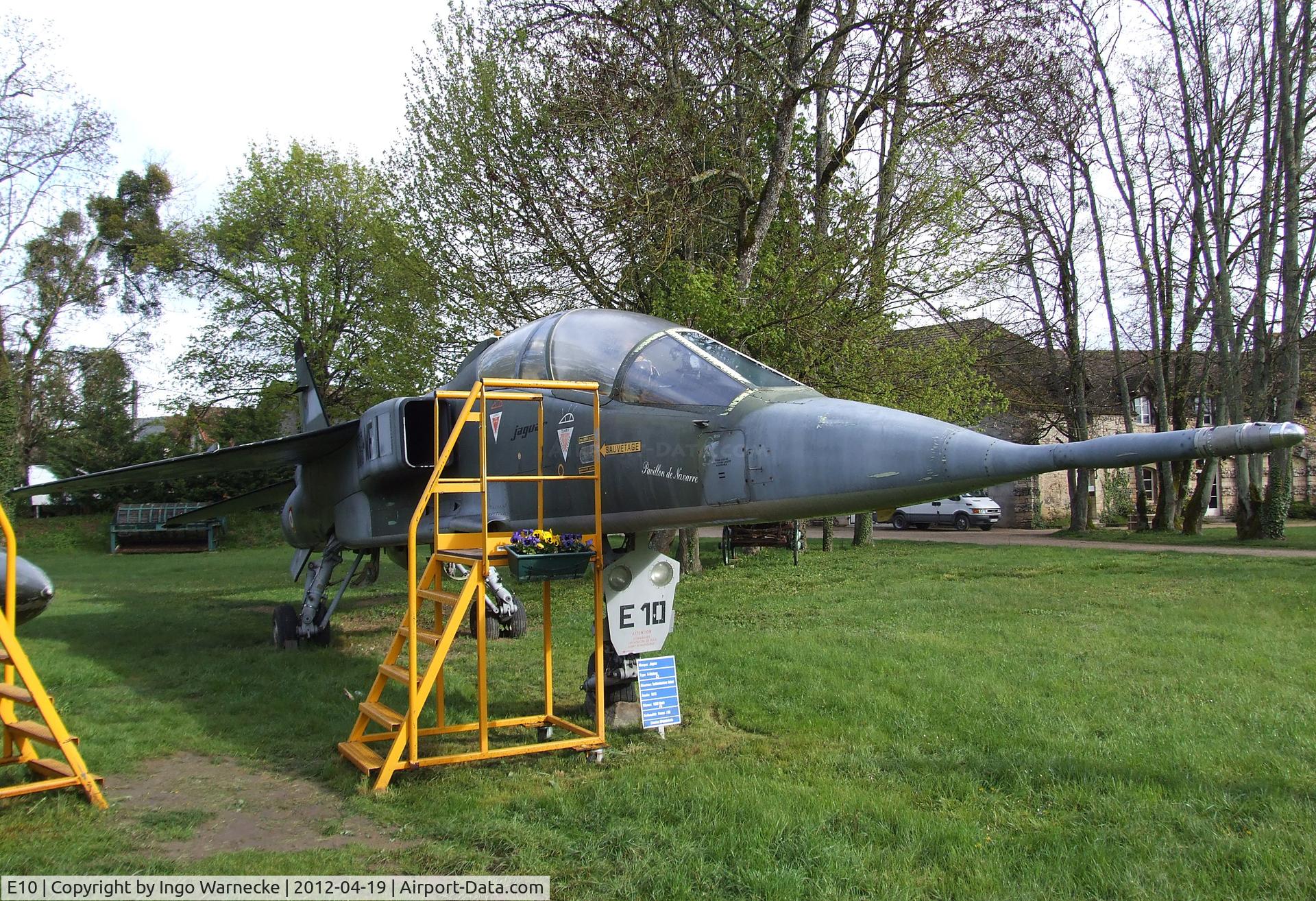 E10, Sepecat Jaguar E C/N E10, SEPECAT Jaguar E at the Musee de l'Aviation du Chateau, Savigny-les-Beaune