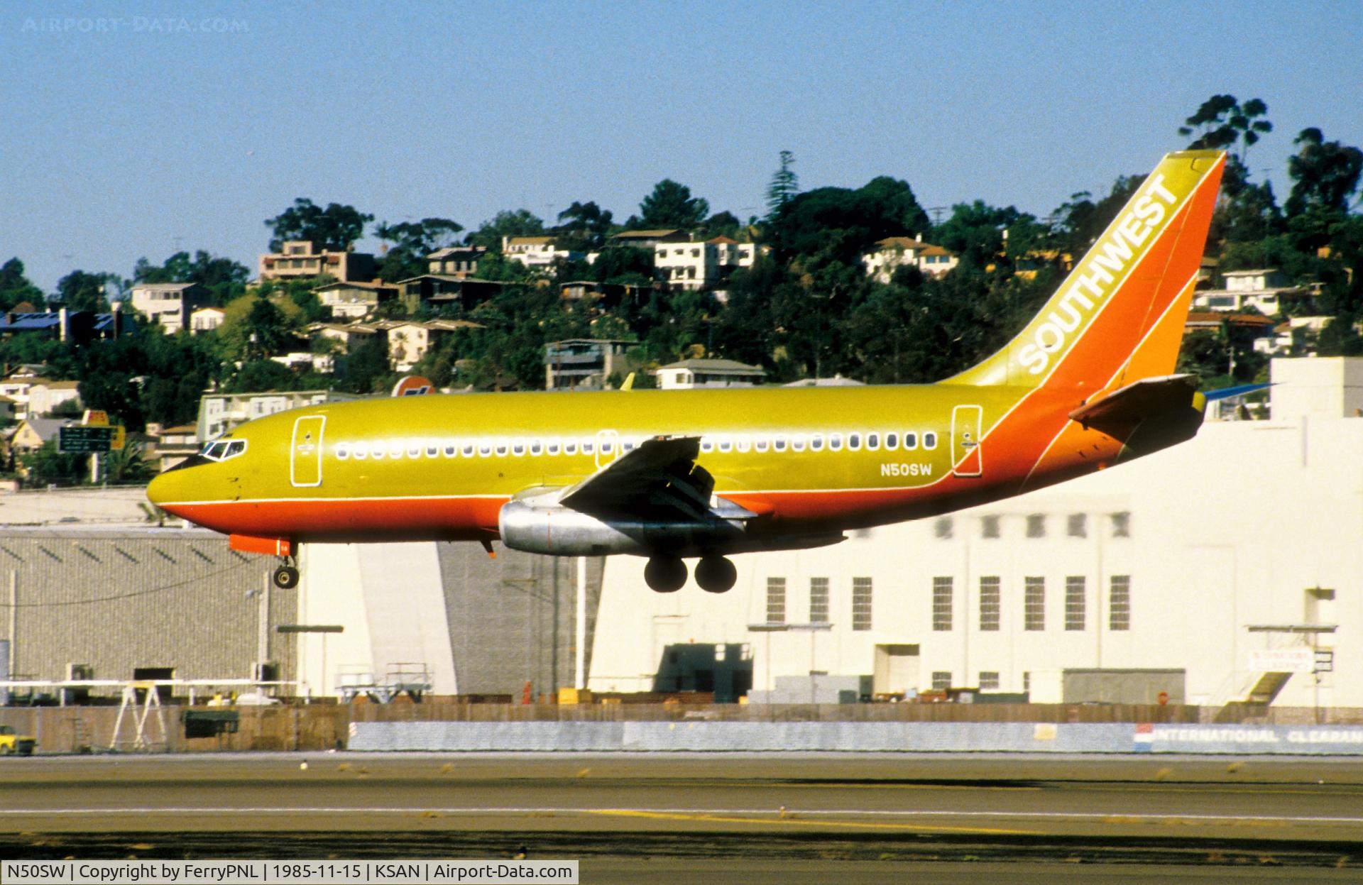 N50SW, 1977 Boeing 737-2H4 C/N 21447, Southwest B732 landing