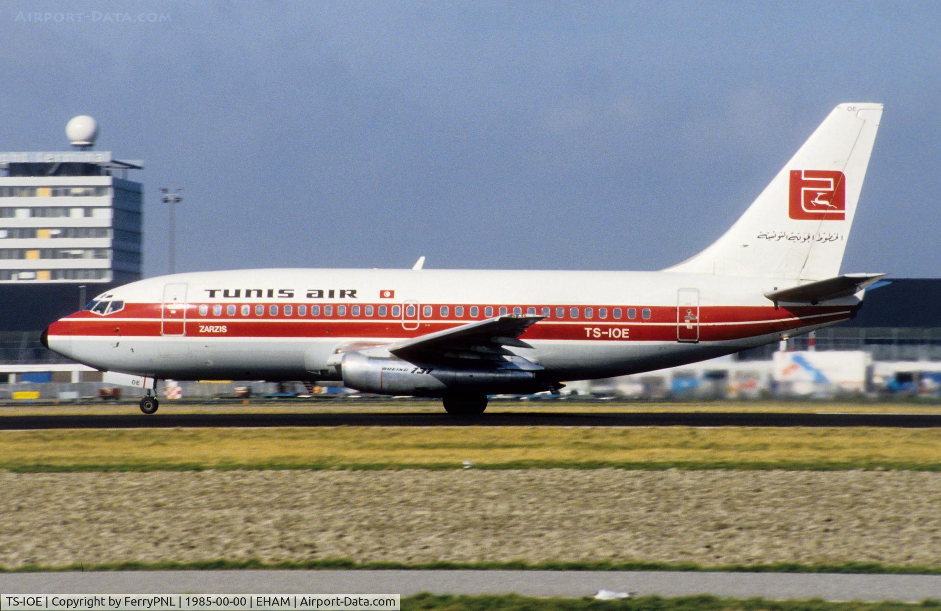 TS-IOE, 1981 Boeing 737-2H3 C/N 22624, Take-off of Tunisair B732
