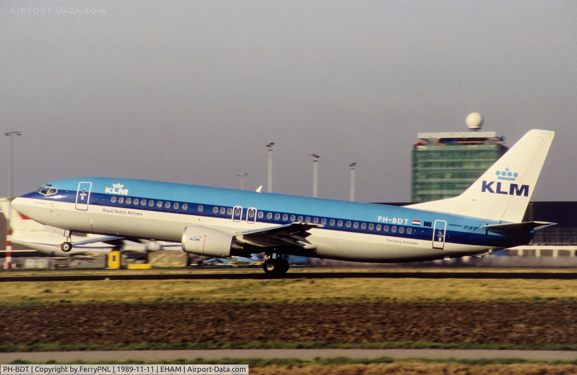 PH-BDT, 1989 Boeing 737-406 C/N 24530, Lift-off of KLM B734. Airframe Broken up 2012 at Bruntingthorpe