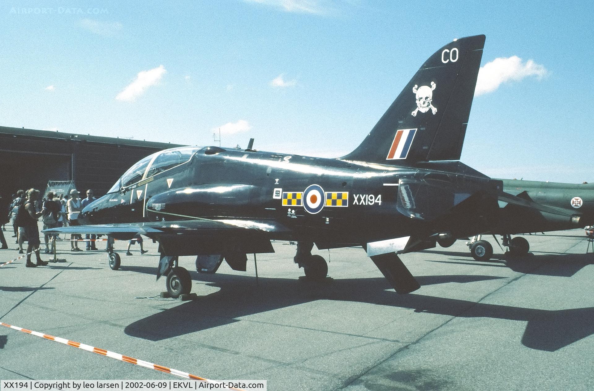 XX194, 1978 Hawker Siddeley Hawk T.1A C/N 041/312041, Værløse Air Base Denmark 9.6.2002
