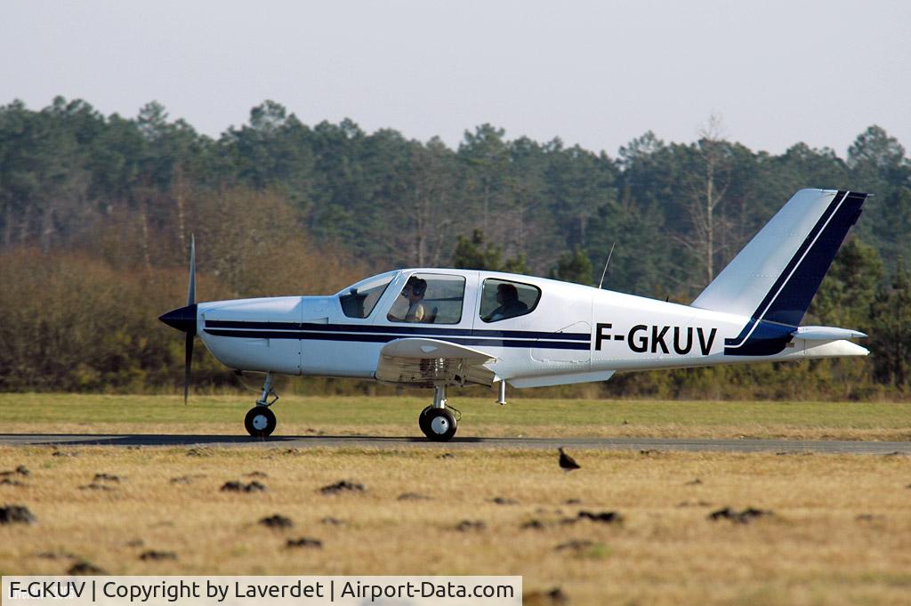 F-GKUV, Socata TB-9 C/N 1194, Saucats Léognan