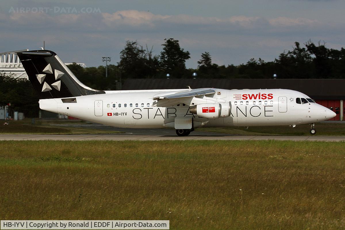 HB-IYV, 2000 British Aerospace Avro 146-RJ100 C/N E3377, at fra