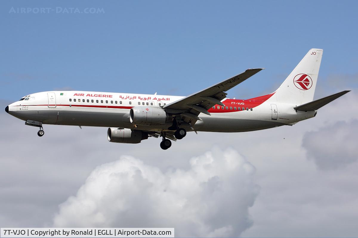 7T-VJO, 2001 Boeing 737-8D6 C/N 30207, at lhr