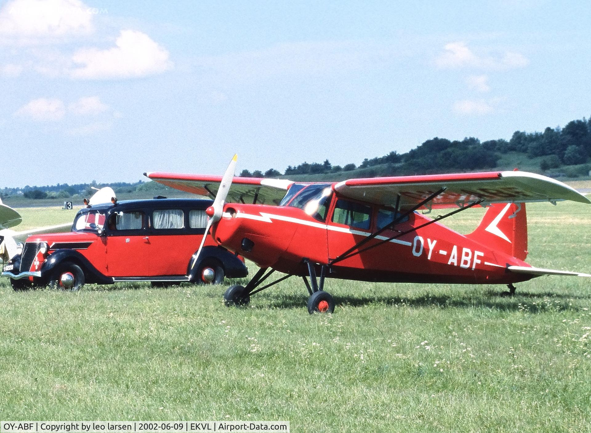 OY-ABF, 1947 SAI KZ VII Laerke C/N 164, Værløse Air Base 9.6.2002