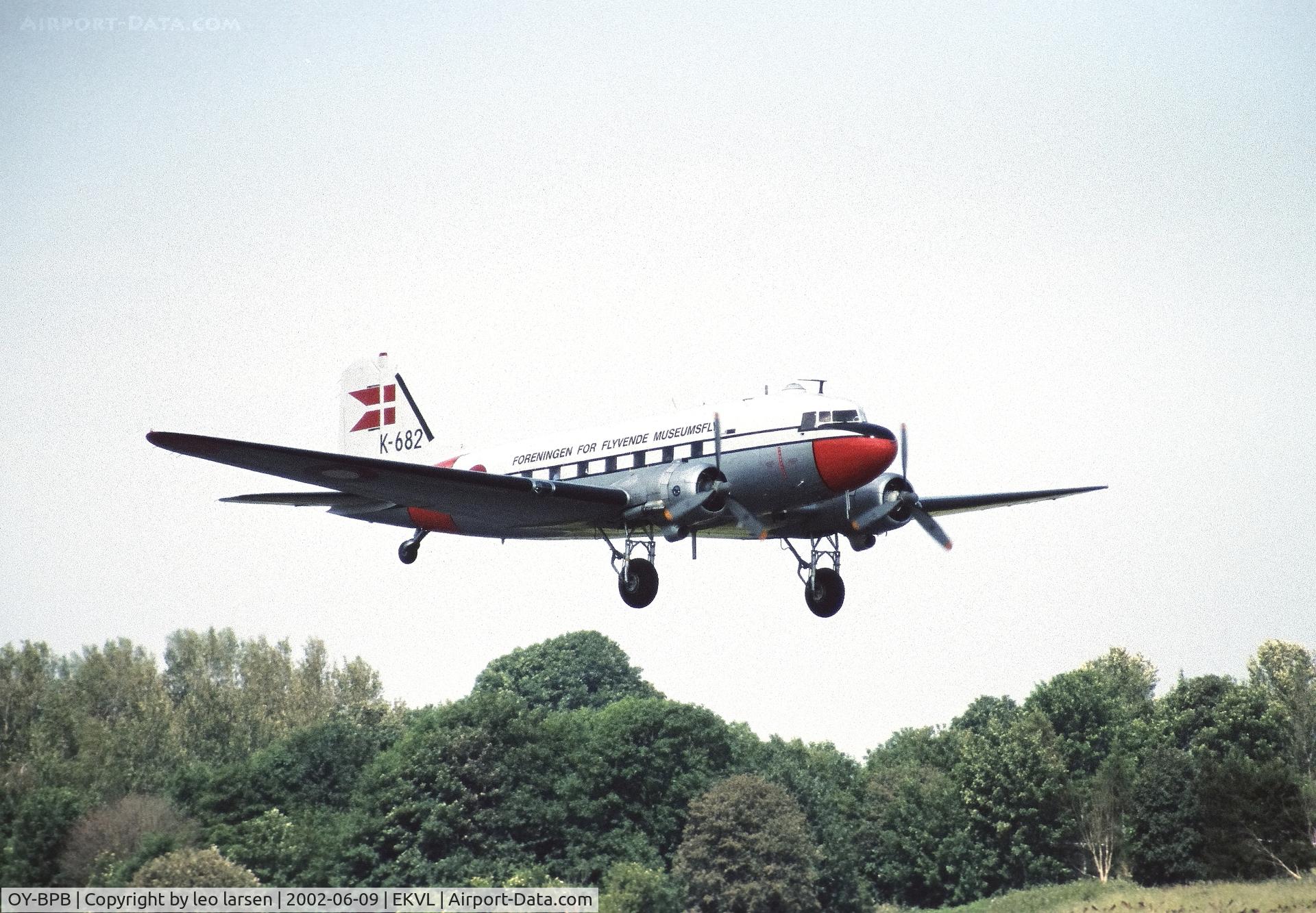 OY-BPB, 1943 Douglas C-47A-85-DL (DC-3A) Skytrain C/N 20019, Værløse 9.6.2002 The last open house before closing.