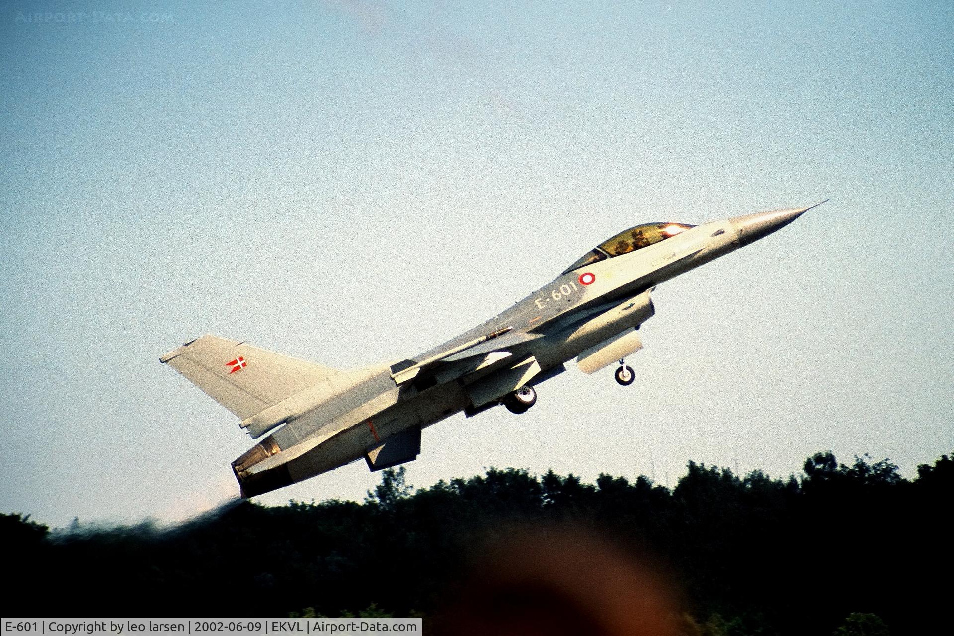 E-601, 1982 SABCA F-16AM Fighting Falcon C/N 6F-36, Værløse Air Base 9.6.2002