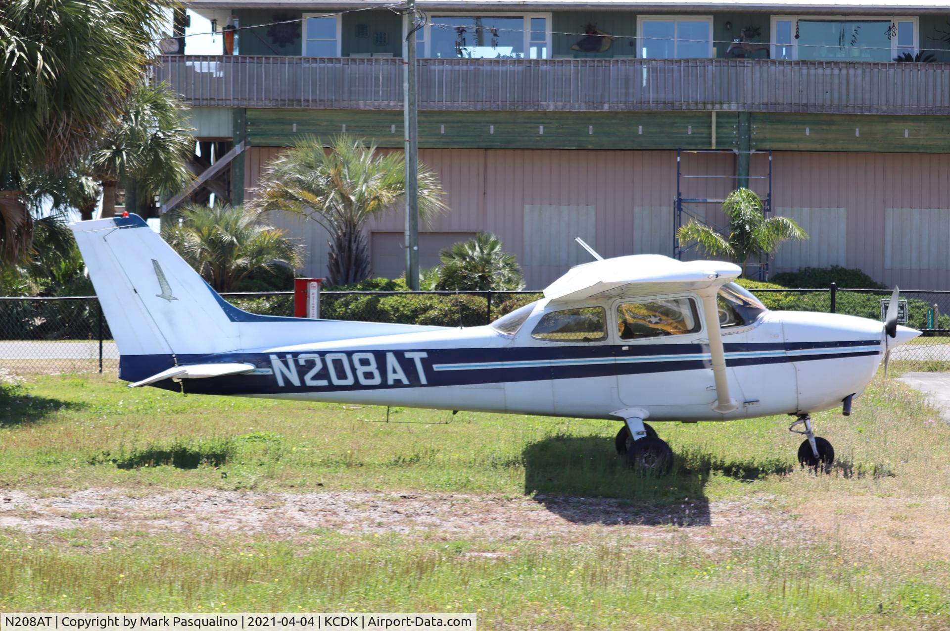 N208AT, 1976 Cessna 172N C/N 17268379, Cessna 172N