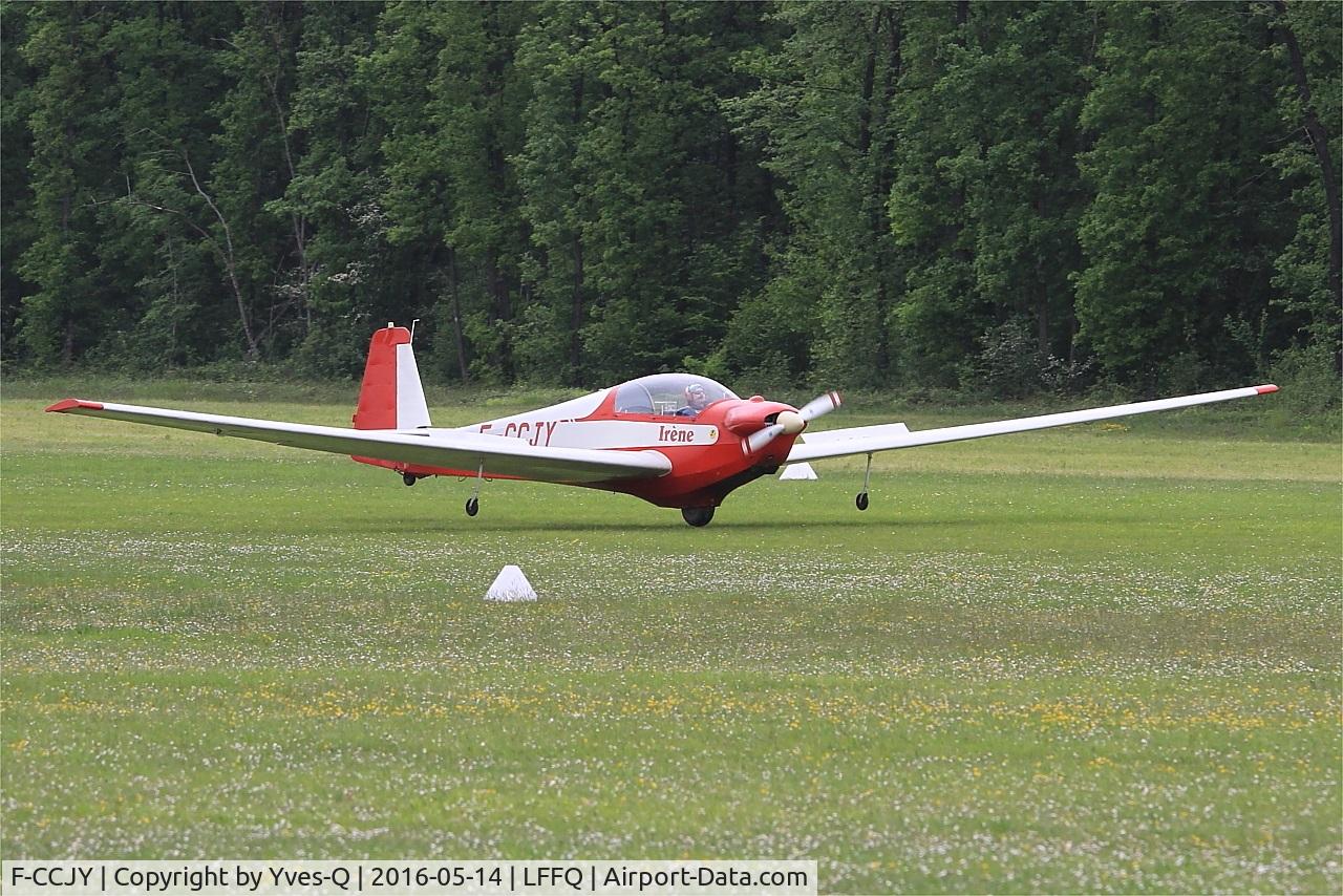 F-CCJY, 1974 Scheibe SF-28A Tandem-Falke Tandem Falke C/N 5763, Scheibe SF-28A Tandem Falke, Landing, La Ferté-Alais airfield (LFFQ) Airshow 2016