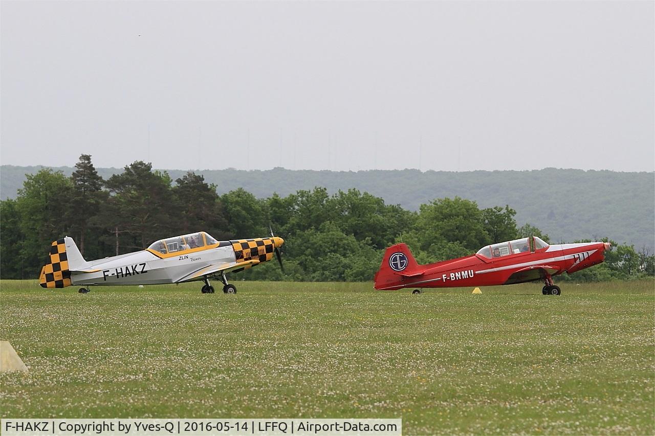 F-HAKZ, Zlin Z-526 Trener Master C/N 1322, Zlin Z-526 Trener Master, La Ferté-Alais (LFFQ) air show 2016