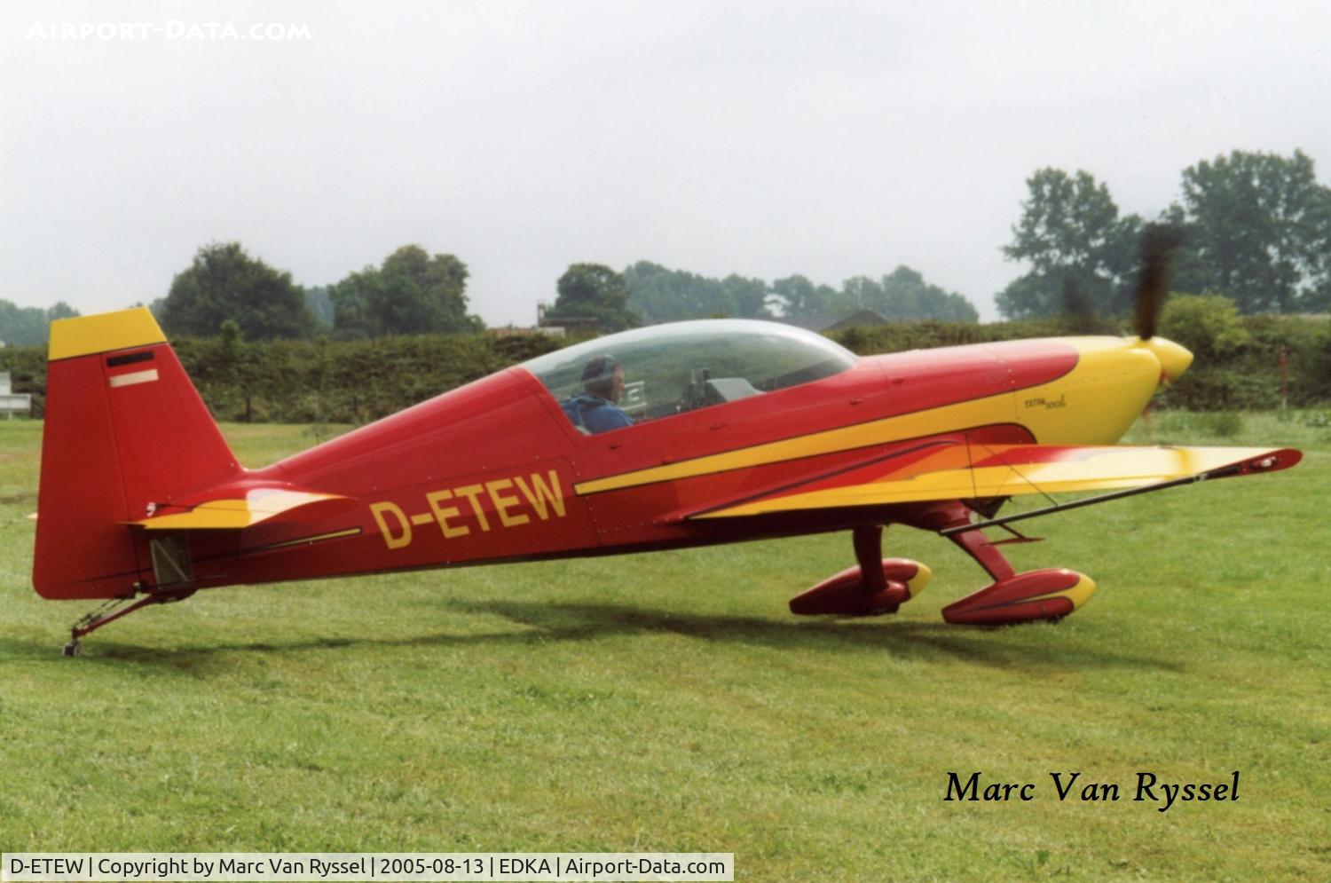 D-ETEW, Extra EA-300L C/N 084, At Aachen.
