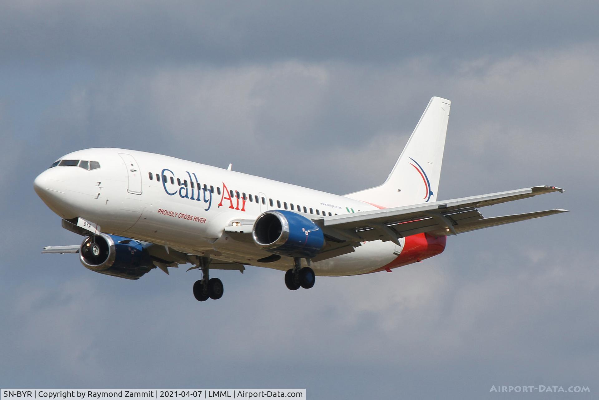 5N-BYR, Boeing 737-300 C/N 29266, B737-300 5N-BYR Cally Air