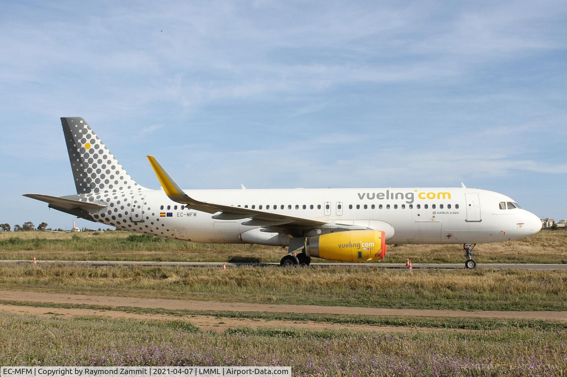 EC-MFM, 2015 Airbus A320-232 C/N 6571, A320 EC-MFM Vueling