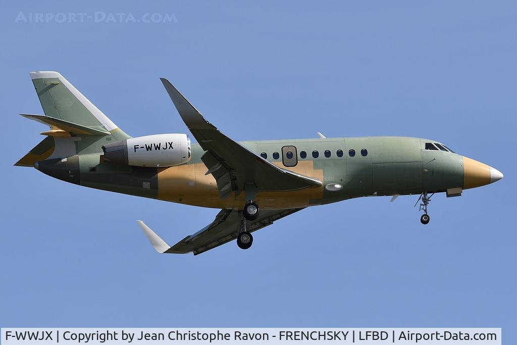 F-WWJX, 2017 Dassault Falcon 2000LX C/N 334, Médoc 03