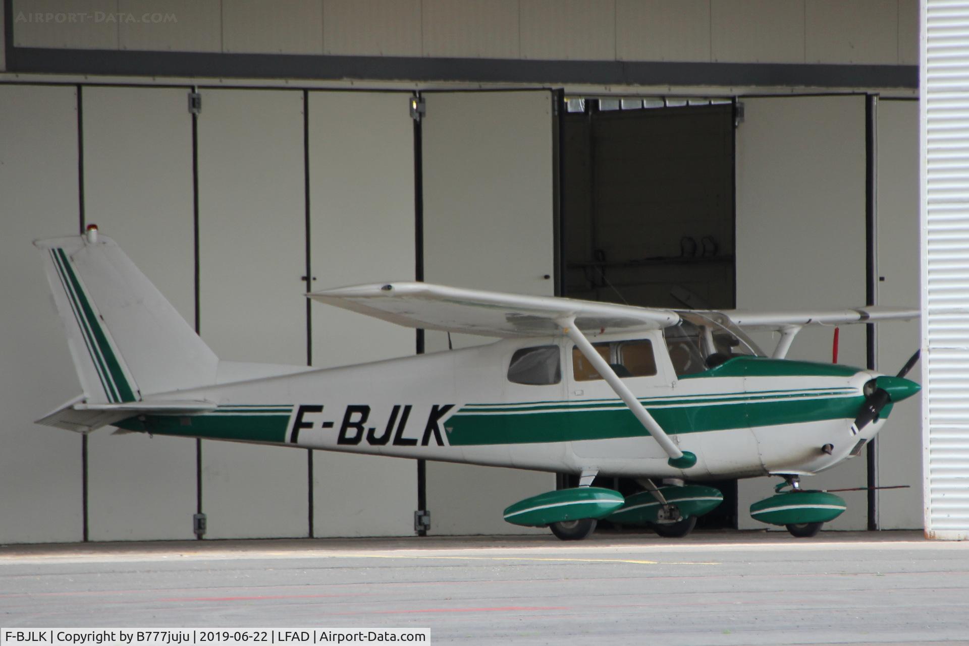 F-BJLK, Cessna 172B C/N 17248217, at Compiègne