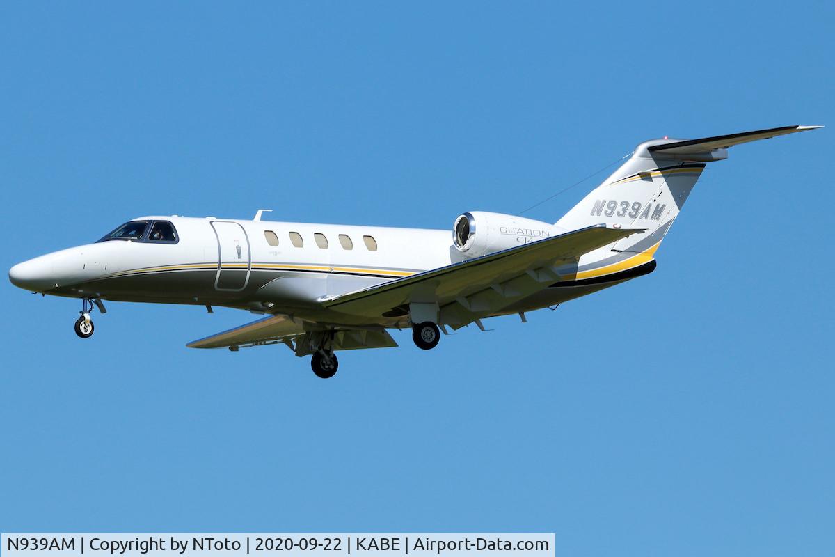 N939AM, 2015 Cessna 525C CitationJet CJ4 C/N 525C-0206, Landing at ABE with nice light.