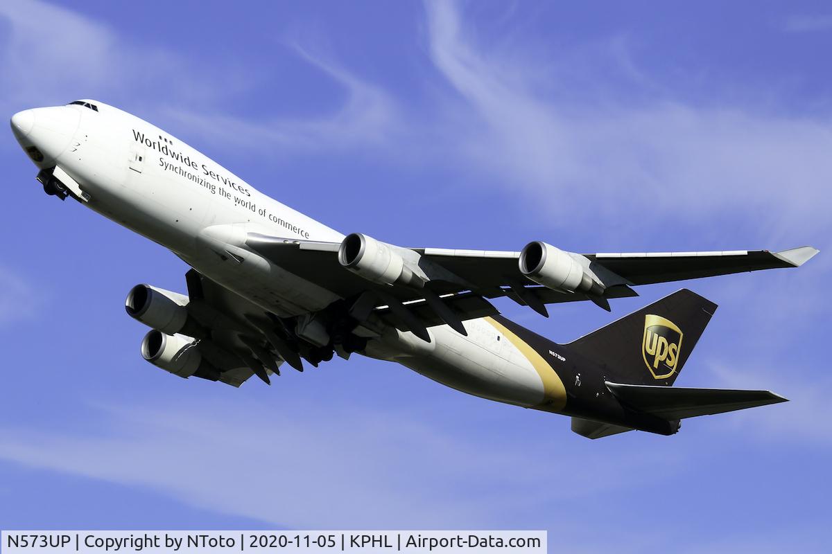 N573UP, 2008 Boeing 747-44AF C/N 35662, Departing PHL with a full load of packages.