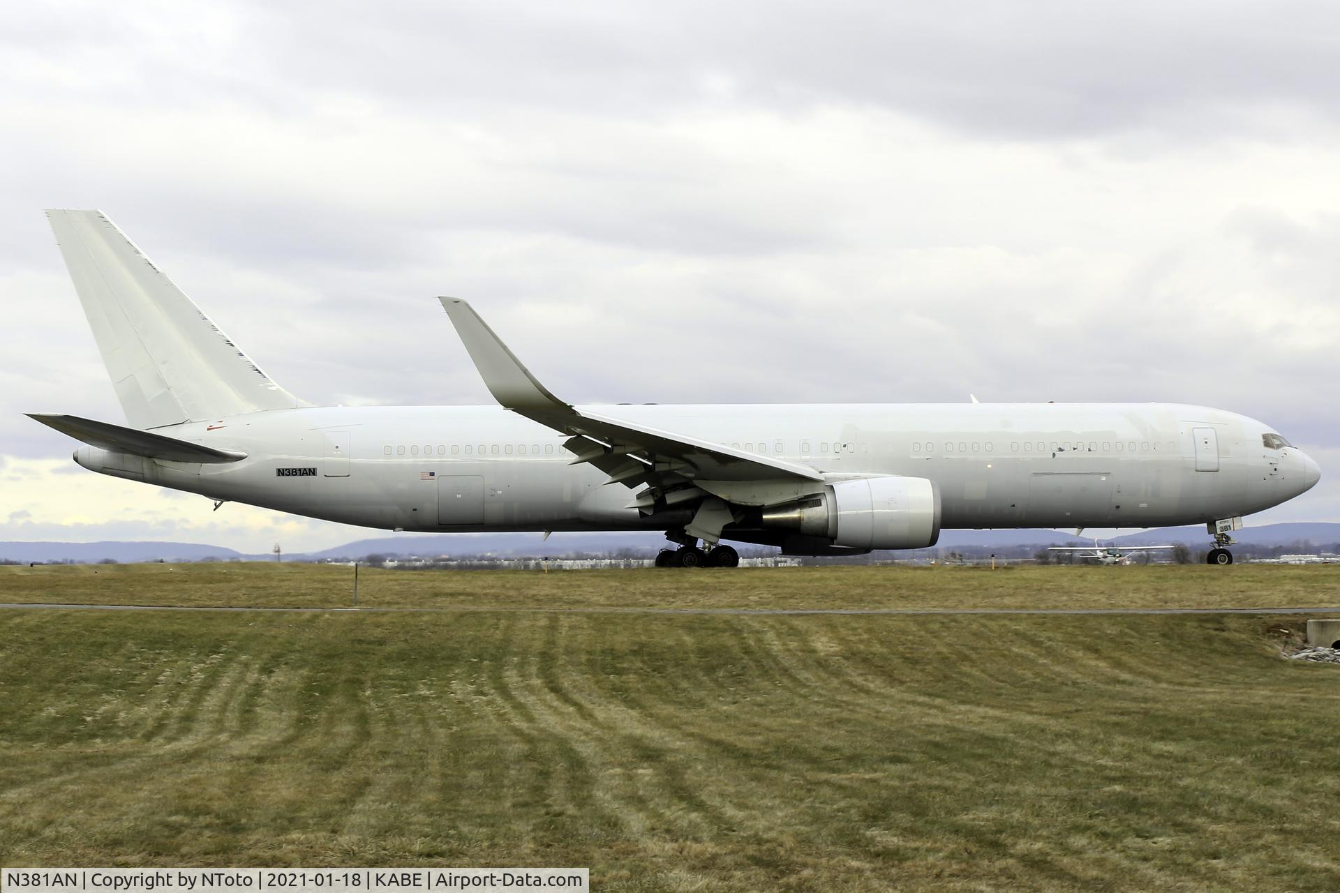 N381AN, 1993 Boeing 767-323 C/N 25450, Getting ready to depart on a cloudy day.