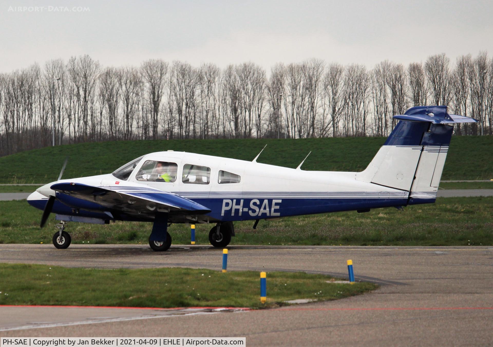 PH-SAE, Piper PA-44-180 Seminole C/N 44-7795179, Lel;ystad Airport
