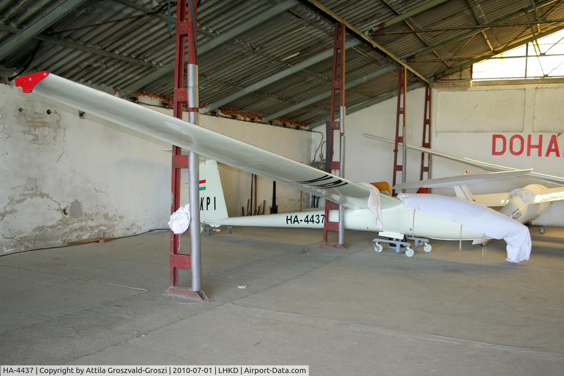 HA-4437, 1982 ICA-Brasov IS-29D2 C/N 166, LHKD - Kecskéd Airport, Hungary