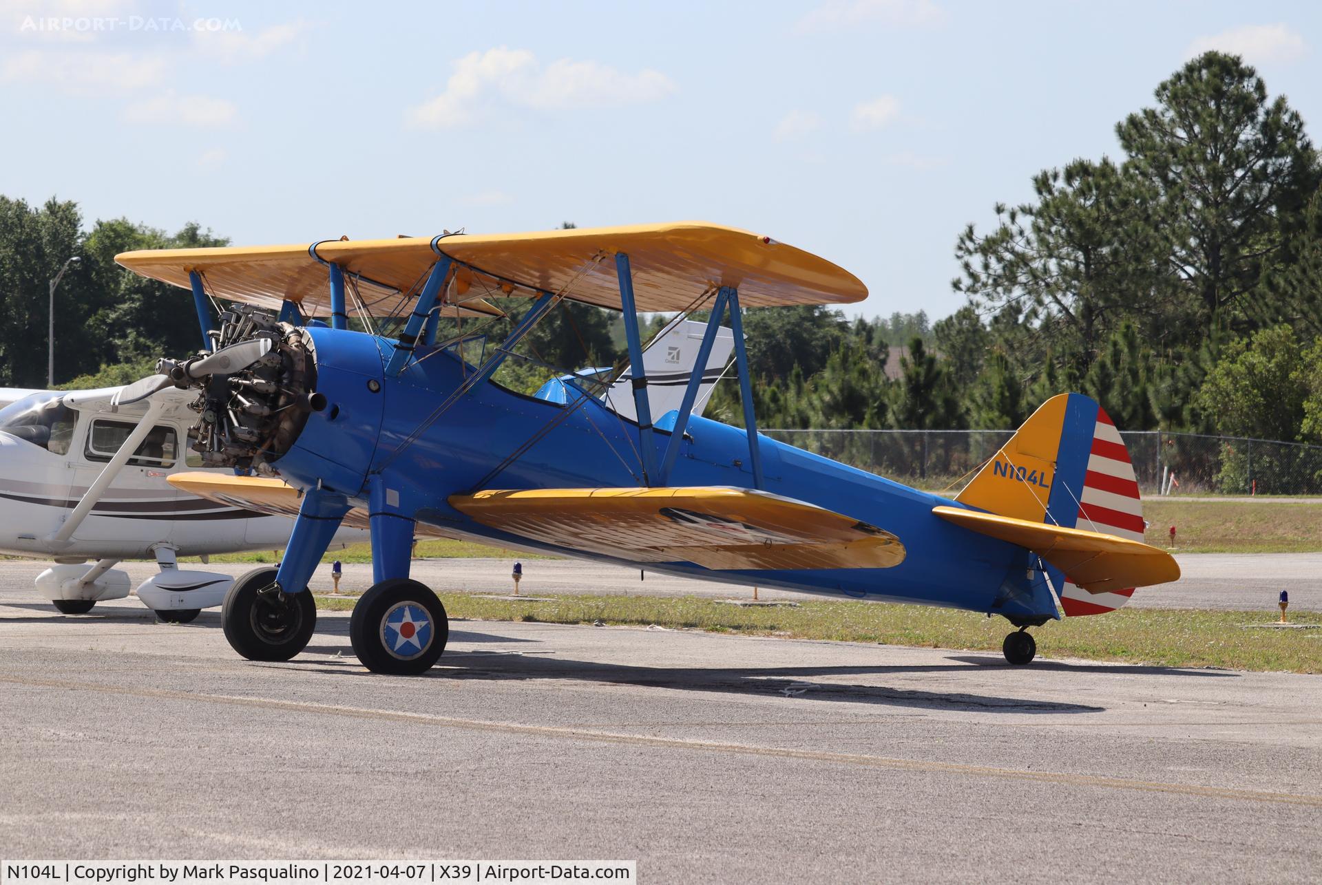 N104L, 1941 Boeing A75L300 C/N 75-2541, Stearman