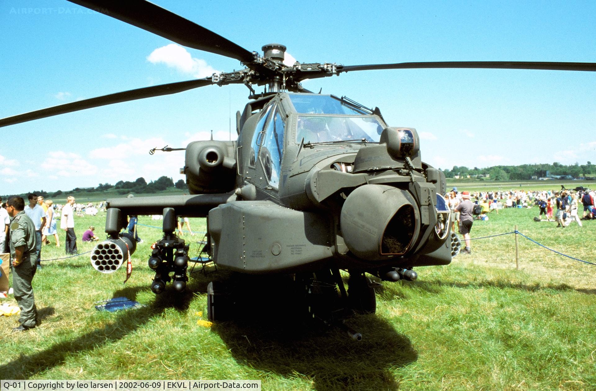 Q-01, Boeing AH-64DN Apache C/N DN001, Værløse Air Base 9.6.2002