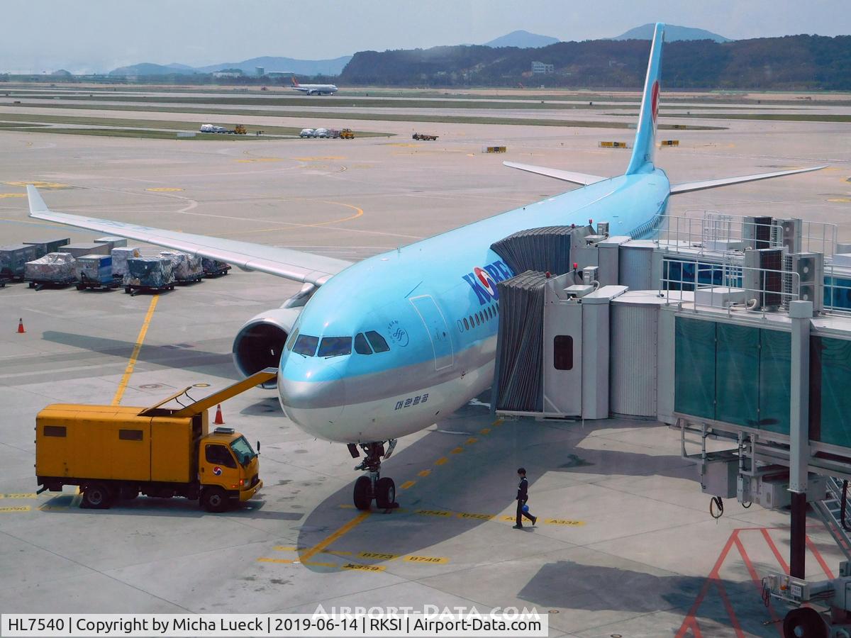 HL7540, Airbus A330-322 C/N 241, At Incheon