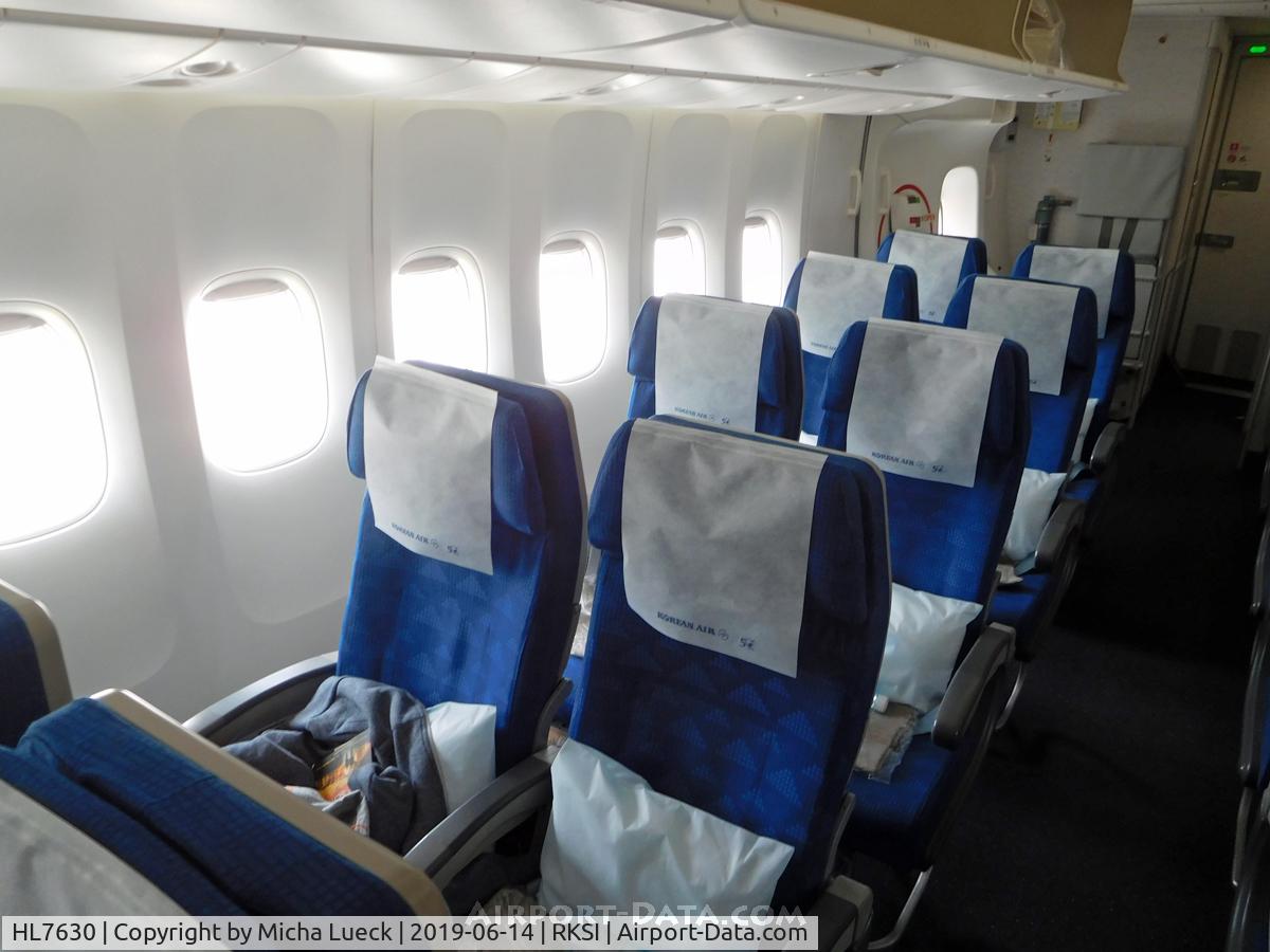 HL7630, 2015 Boeing 747-8B5 C/N 40905, I love the 2 seaters in the last rows of the 748