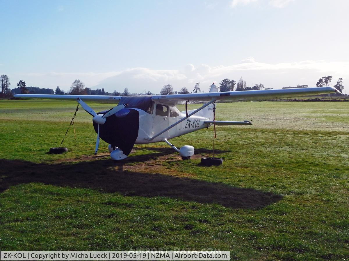 ZK-KOL, 2002 Cessna 172S C/N 172S9188, At Matamata
