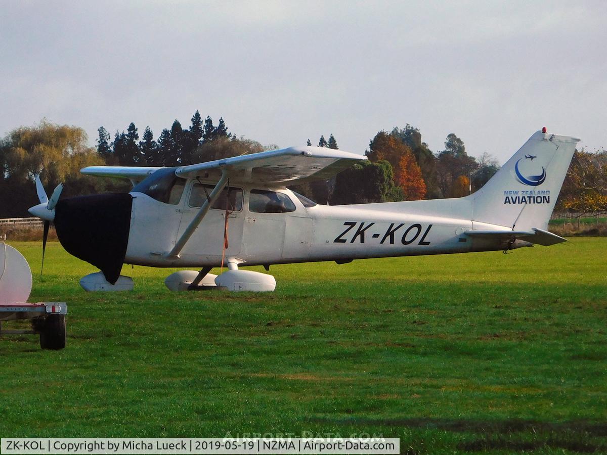 ZK-KOL, 2002 Cessna 172S C/N 172S9188, At Matamata