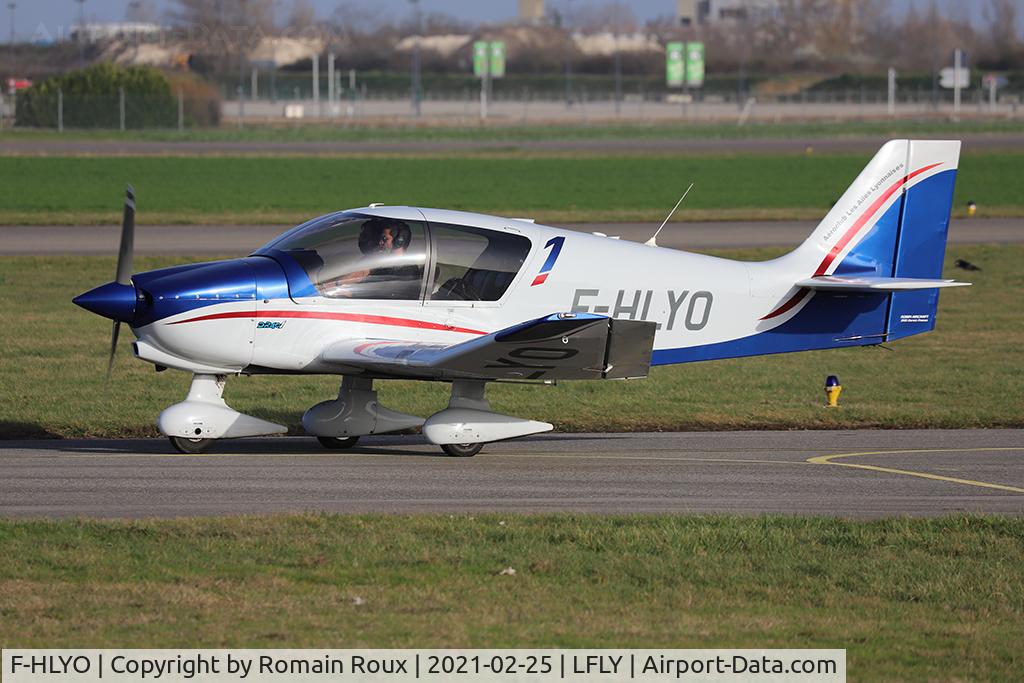 F-HLYO, Robin DR-400-140B Major Major C/N 2712, Taxiing