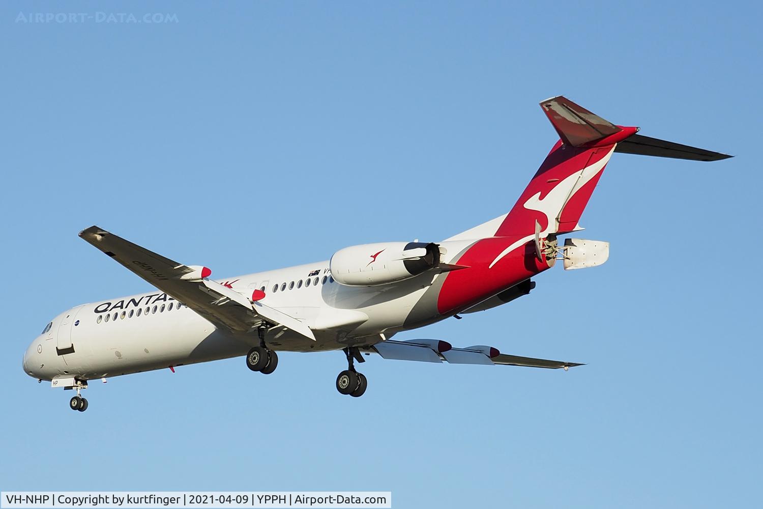 VH-NHP, 1992 Fokker 100 (F-28-0100) C/N 11399, Fokker 100 cn 11399. QantasLink VH-NHP Paraburdoo rwy 06 YPPH 09 April 2021