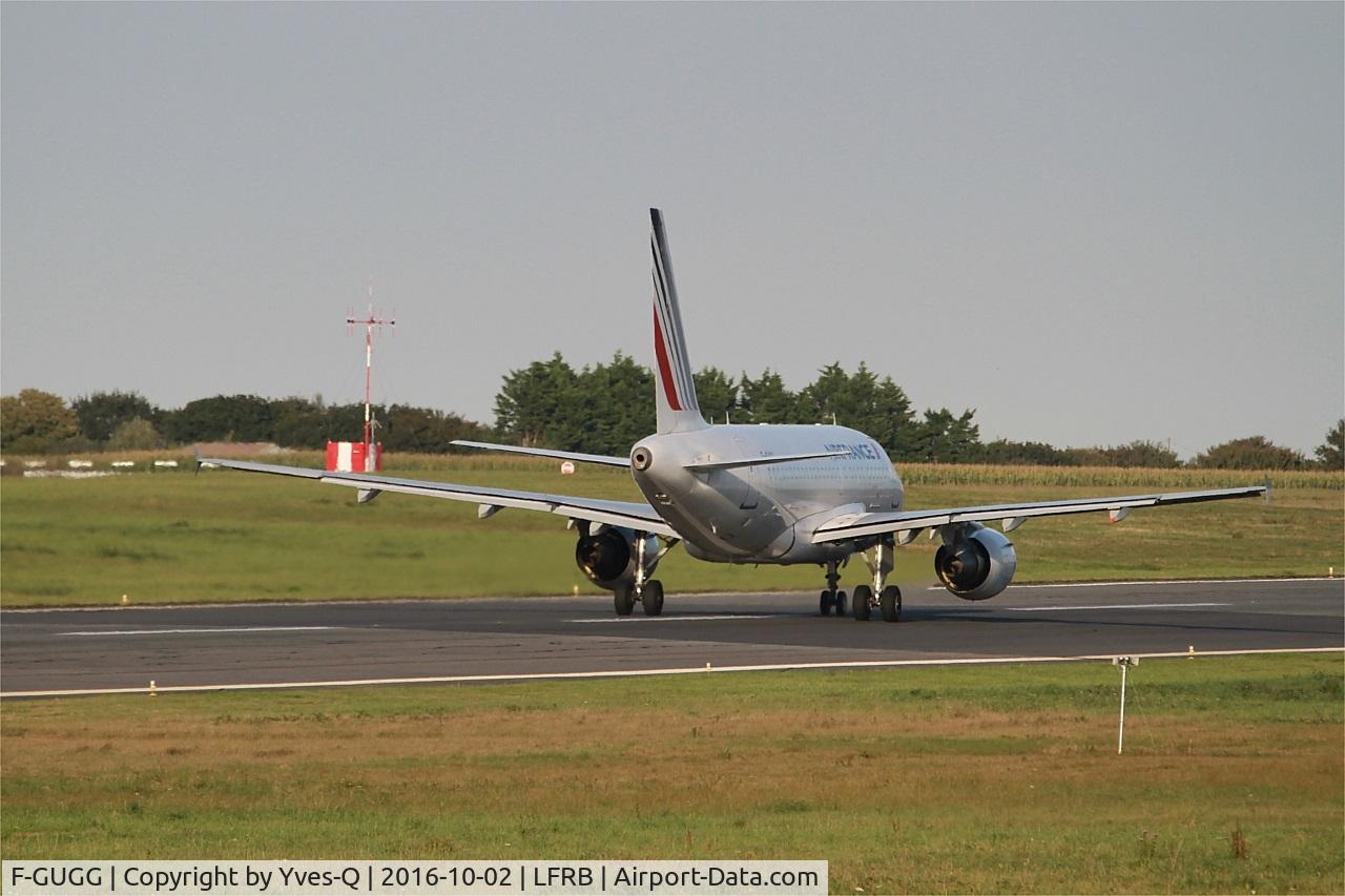 F-GUGG, 2004 Airbus A318-111 C/N 2317, Take off rwy 07R, Brest-Bretagne airport (LFRB-BES