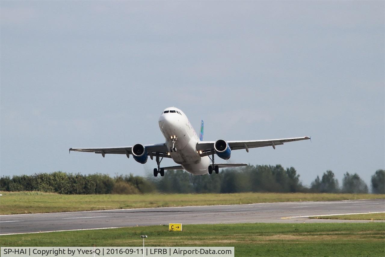 SP-HAI, 1999 Airbus A320-233 C/N 1007, Take off rwy 25L, Brest-Bretagne airport (LFRB-BES)