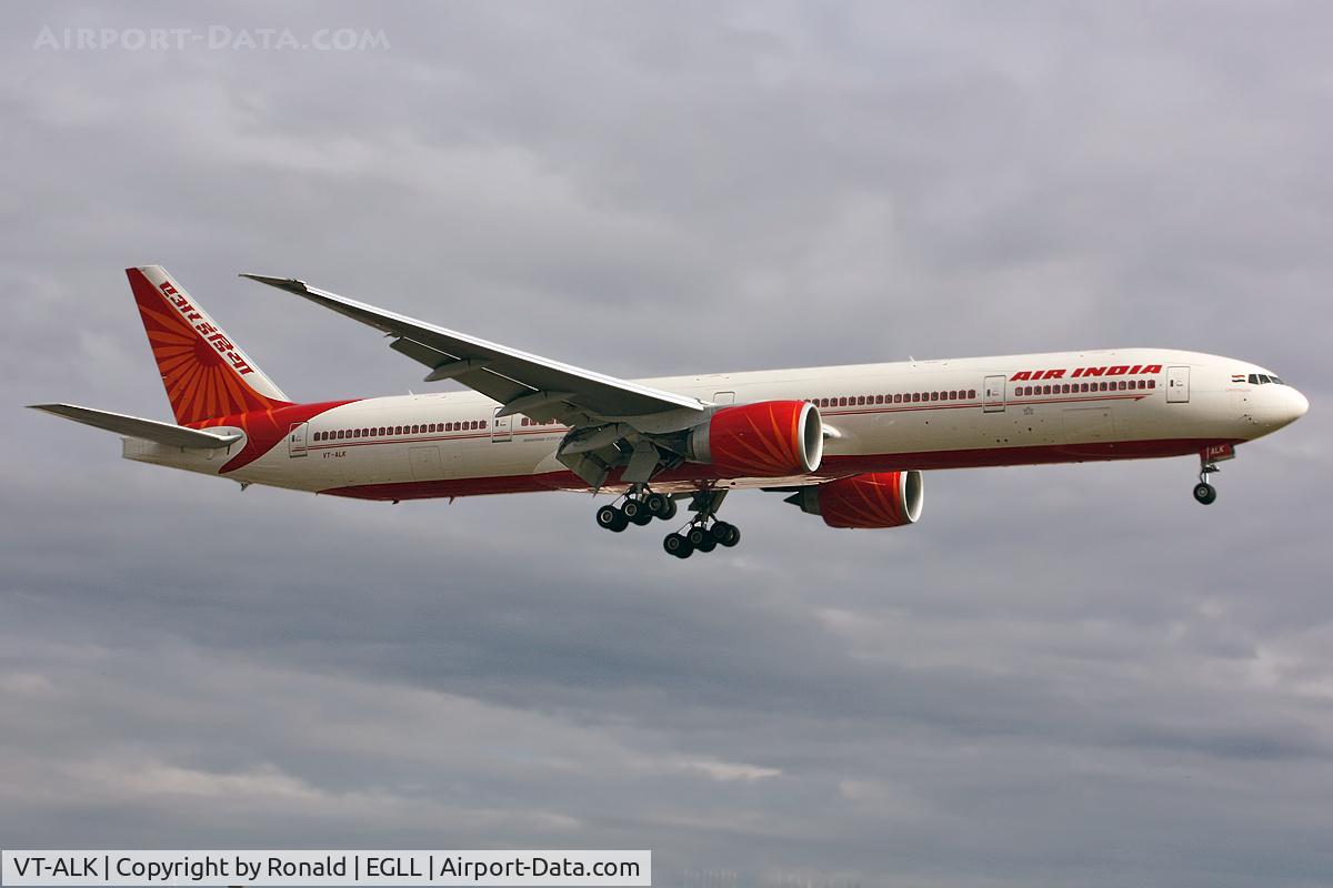 VT-ALK, 2007 Boeing 777-337/ER C/N 36309, at lhr