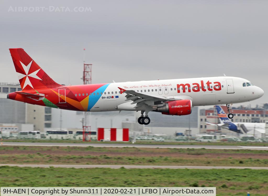 9H-AEN, 2005 Airbus A320-214 C/N 2665, Landing rwy 32R in new c/s