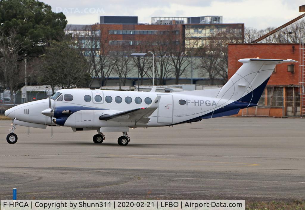 F-HPGA, 2011 Hawker Beechcraft 350 King Air (B300) C/N FL-120, Taxiing for departure...