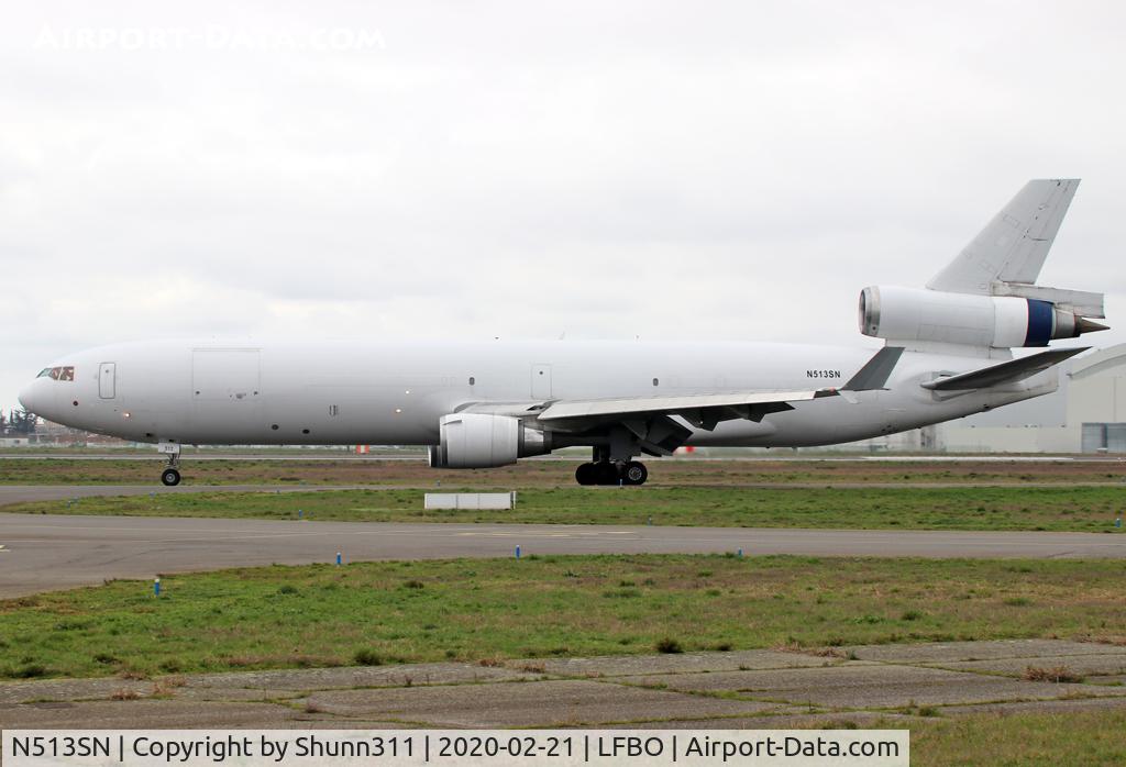N513SN, 1994 McDonnell Douglas MD-11F C/N 48513, Taxiing holding point rwy 32R for departure... All white c/s, no titles... Operated by Western Global Airlines