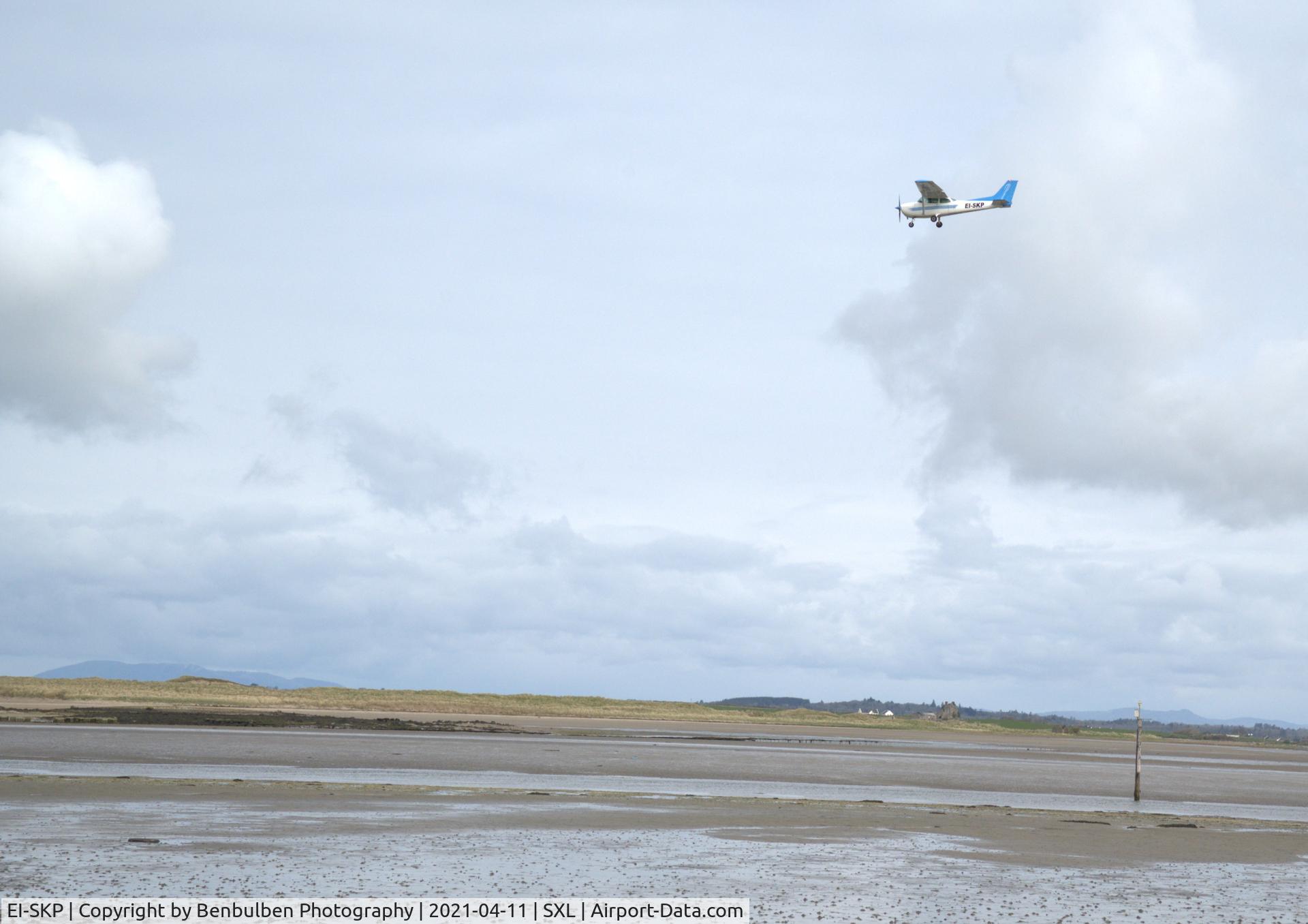 EI-SKP, 1981 Reims F172P Skyhawk C/N 2101, Coming in to land  at Strandhill Airport on April 11th 2021.