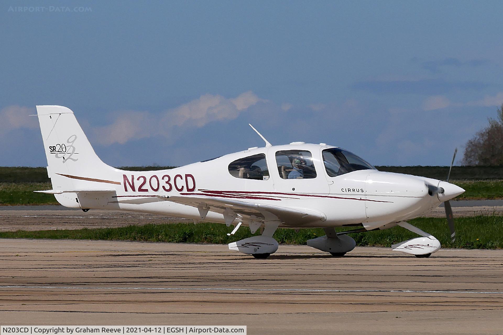 N203CD, 2004 Cirrus SR20 G2 C/N 1451, Departing from Norwich.