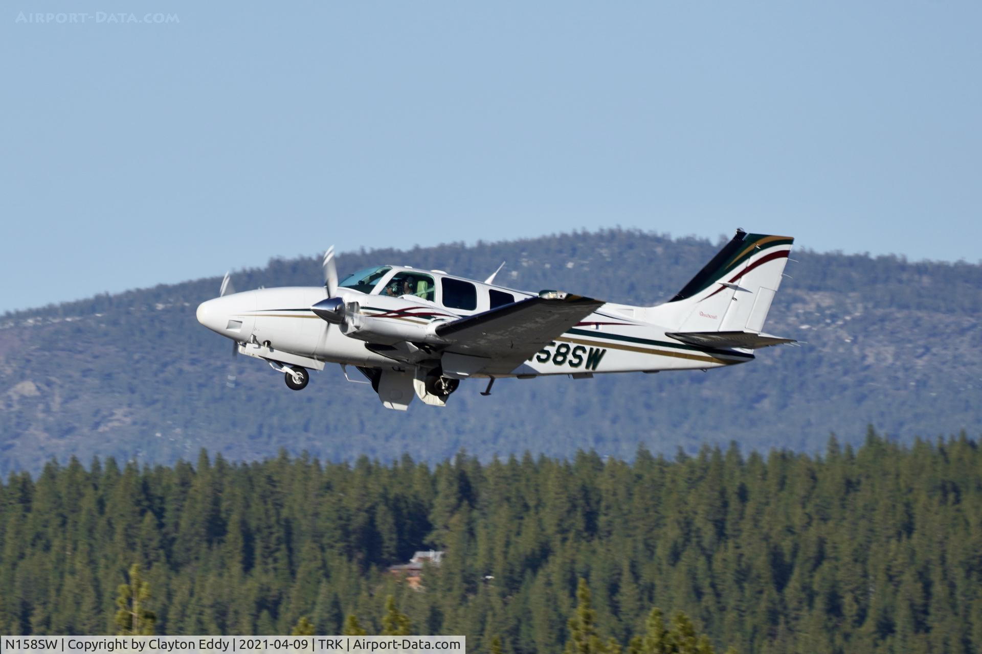 N158SW, 1999 Raytheon 58 Baron C/N TH-1921, Truckee airport in California. 2021.