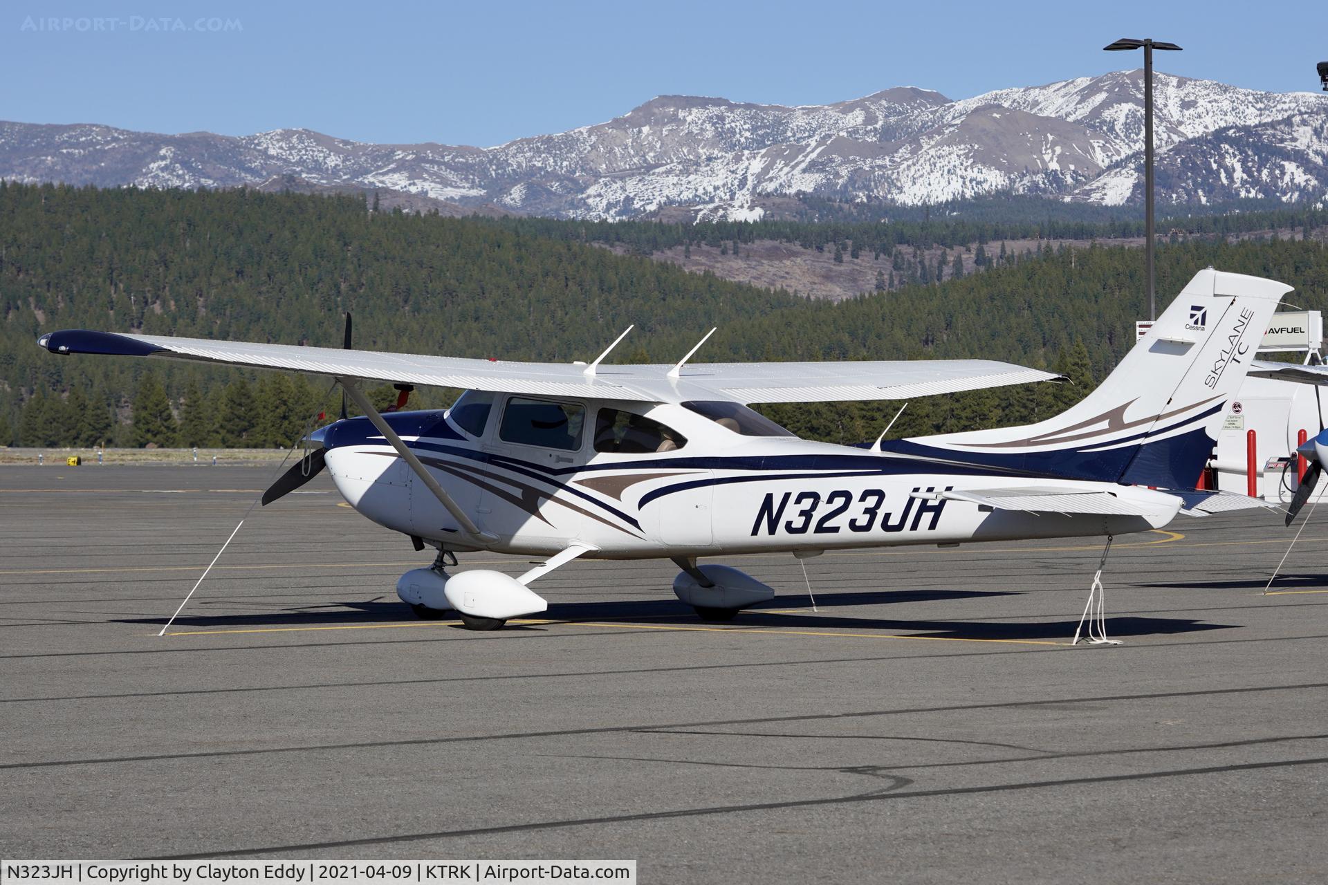 N323JH, 2012 Cessna 182T Skylane C/N T18209070, Truckee airport in California 2021.