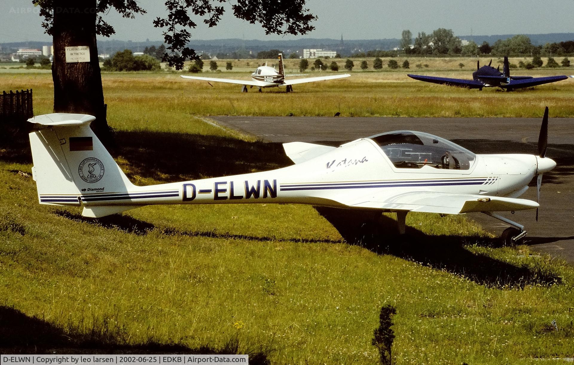 D-ELWN, 1996 HOAC DV-20 Katana C/N 20156, Bonn/Hangelar 25.6.2002