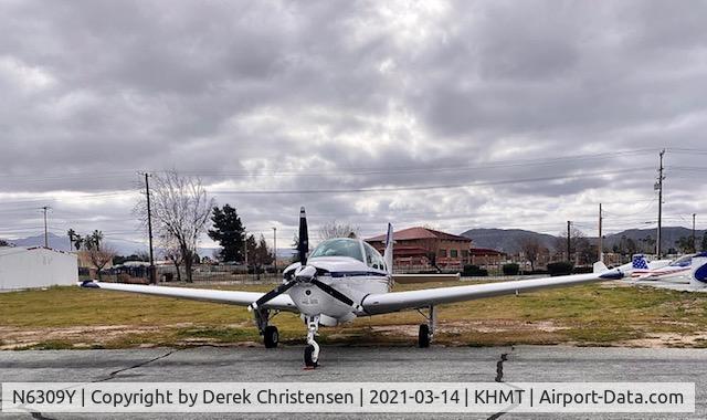 N6309Y, 1982 Beech F33A Bonanza C/N CE-996, Hemet/Ryan Airport near Hangar #1 Cafe