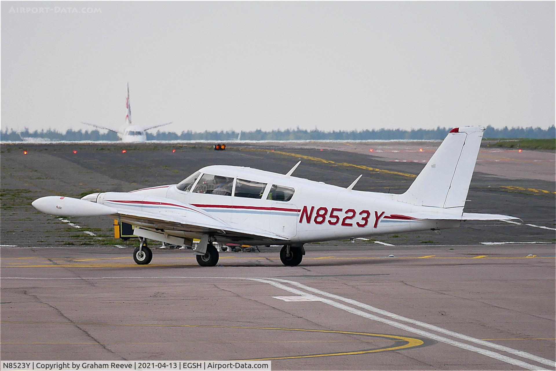 N8523Y, 1968 Piper PA-30-160 Twin Comanche Twin Comanche C/N 30-1684, Departing from Norwich.