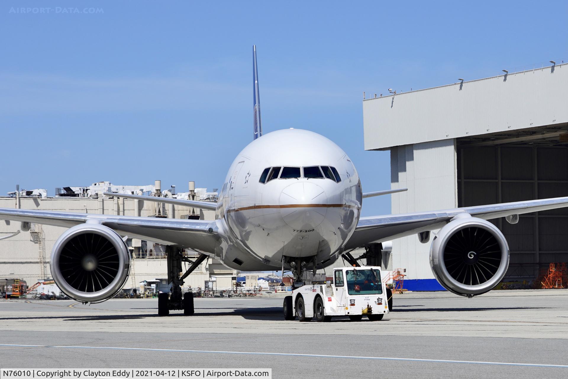 N76010, 1999 Boeing 777-224/ER C/N 29480, SFO 2021.