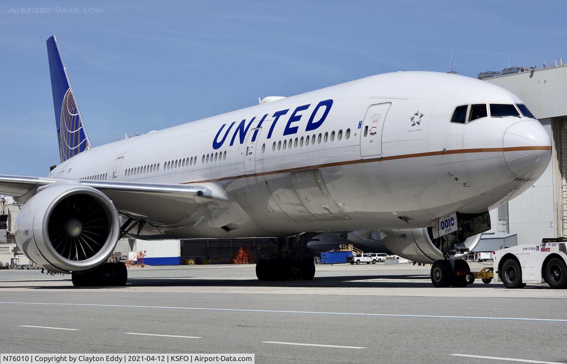 N76010, 1999 Boeing 777-224/ER C/N 29480, SFO 2021.