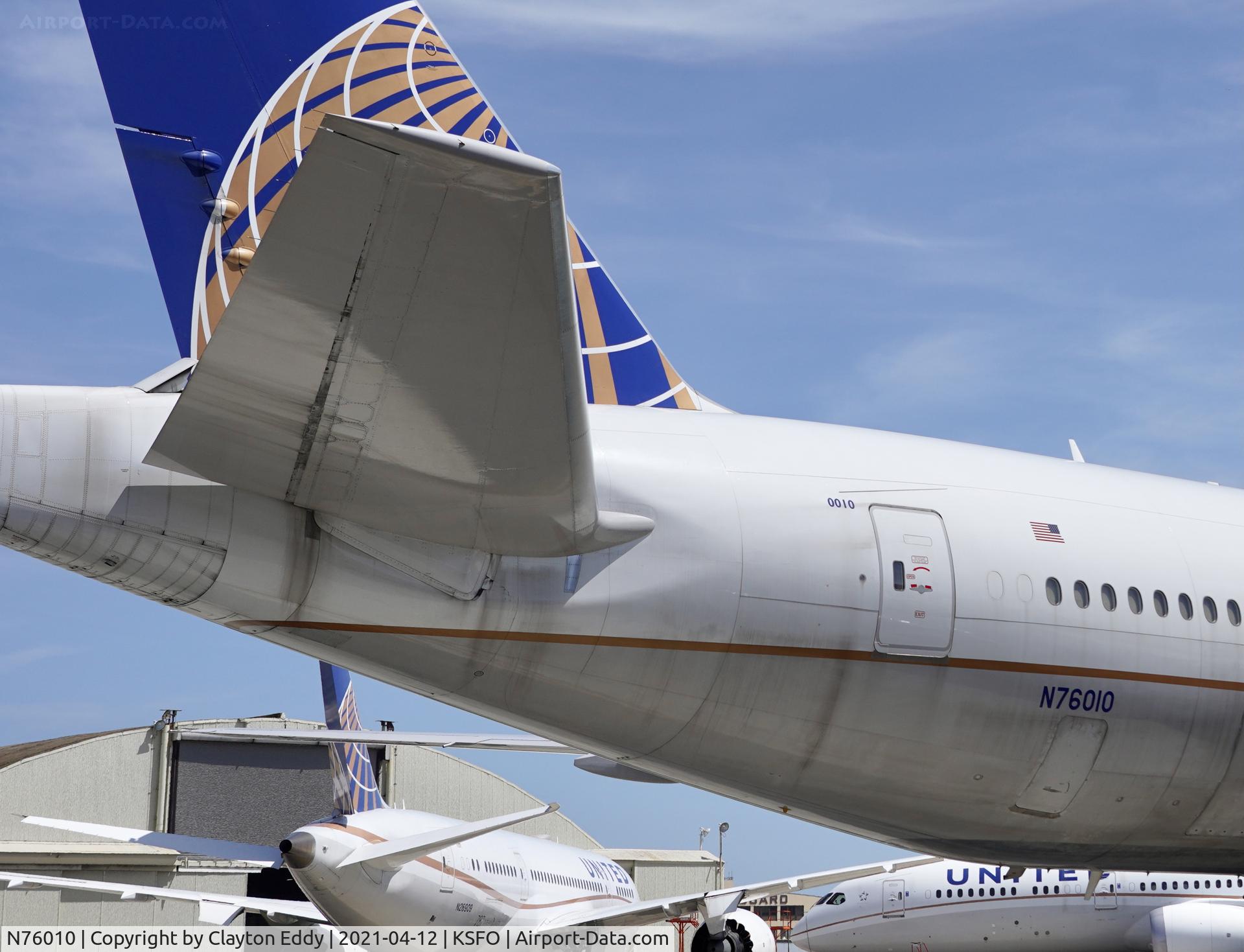 N76010, 1999 Boeing 777-224/ER C/N 29480, SFO 2021.