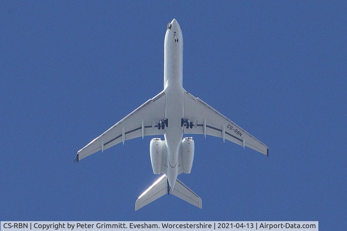 CS-RBN, 2001 Bombardier BD-700-1A10 Global Express C/N 9083, Taken at 1520pm BST 13April2021 over Charlton Abbots. Gloucestershire.
Looks like a panel is open on starboard nose.