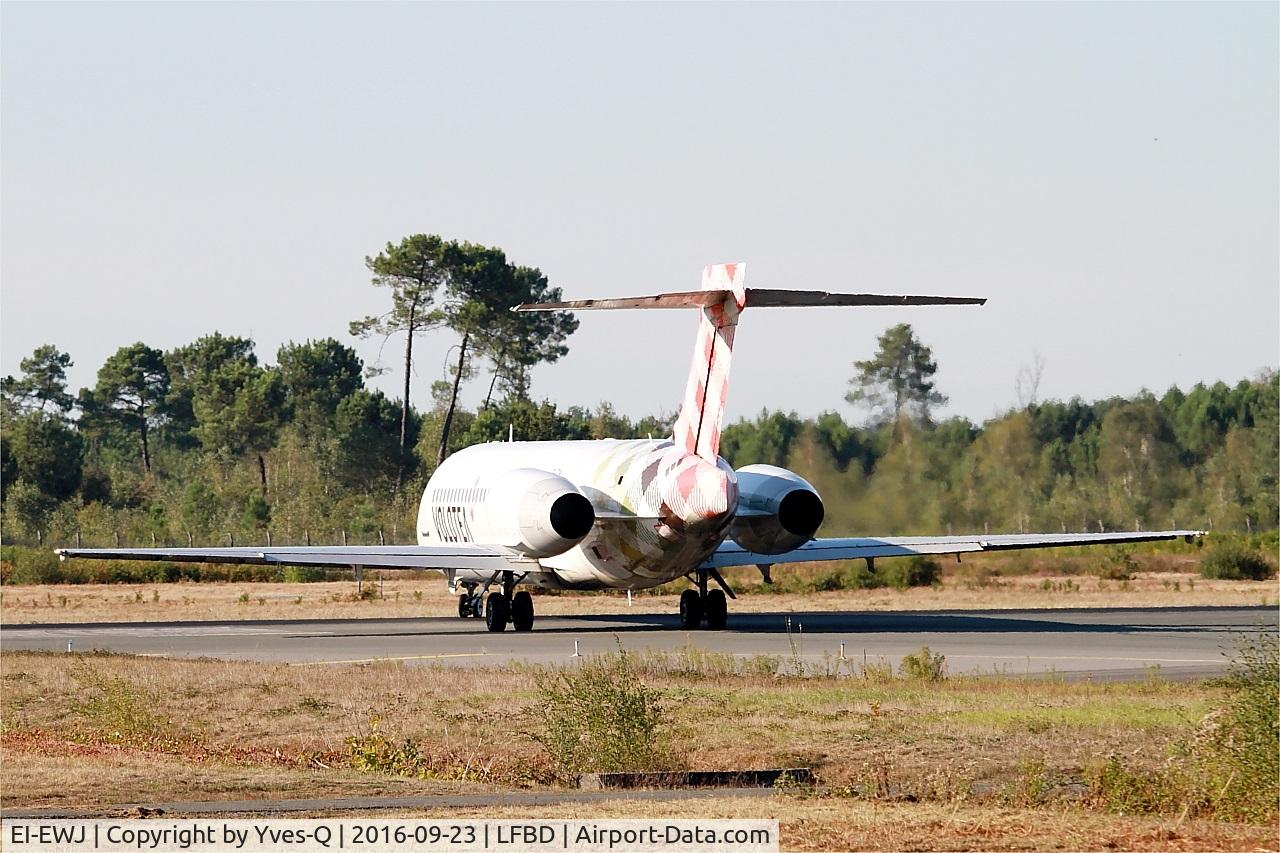 EI-EWJ, 2003 Boeing 717-2BL C/N 55171/5121, Boeing 717-2BL, Lining up rwy 05, Bordeaux Mérignac airport (LFBD-BOD)